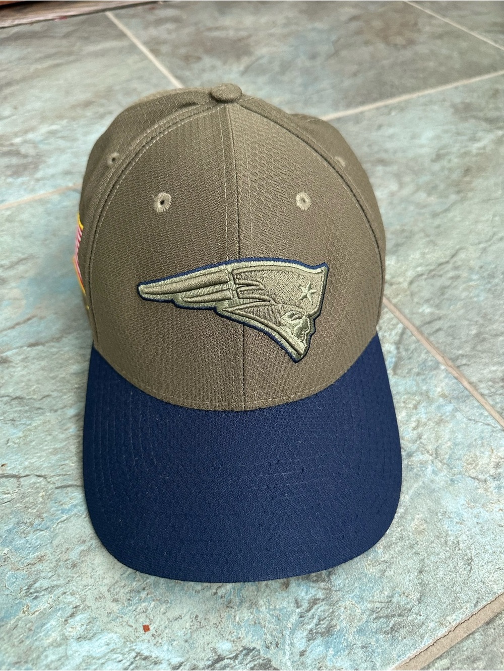 New Era 39THIRTY New England Patriots Salute To Service Flex Hat L/XL